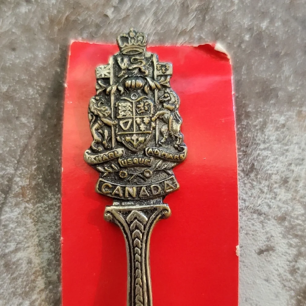Victoria Canada Souvenir Spoon - Silver